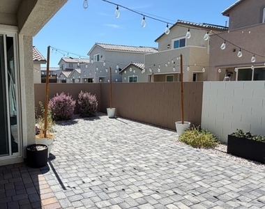 4367 Latitude Valley Court - Photo Thumbnail 22