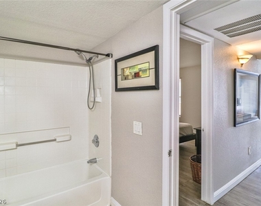 5055 W Hacienda Avenue - Photo Thumbnail 32