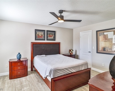 5055 W Hacienda Avenue - Photo Thumbnail 22