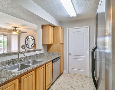 5055 W Hacienda Avenue - Photo Thumbnail 14