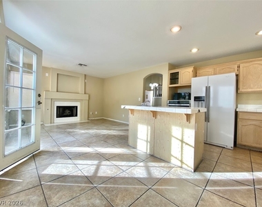 8009 Dover Shores Avenue - Photo Thumbnail 7