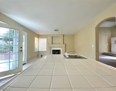 8009 Dover Shores Avenue - Photo Thumbnail 13