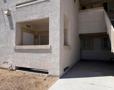 855 N Stephanie Street - Photo Thumbnail 1