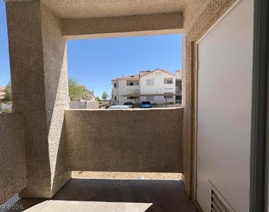 855 N Stephanie Street - Photo Thumbnail 10