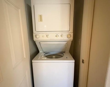 855 N Stephanie Street - Photo Thumbnail 8