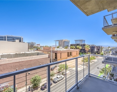 353 Bonneville Avenue - Photo Thumbnail 26