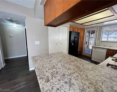 8232 Abercrombe Way - Photo Thumbnail 8
