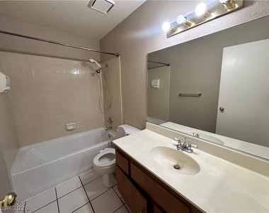 8232 Abercrombe Way - Photo Thumbnail 12