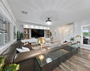 428 Vigo Port Street - Photo Thumbnail 10