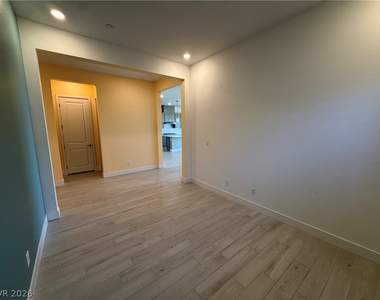 324 Forsyth Park Street - Photo Thumbnail 8