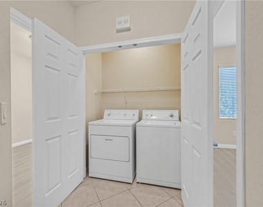 2407 Jada Drive - Photo Thumbnail 7