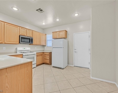 2407 Jada Drive - Photo Thumbnail 14