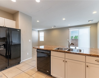 3116 Zara Avenue - Photo Thumbnail 2