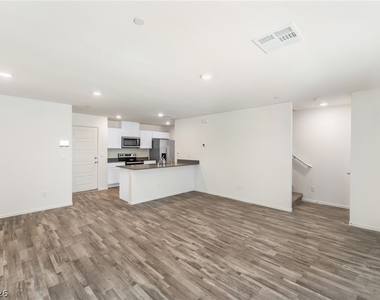 7352 Joanna Brook Street - Photo Thumbnail 5