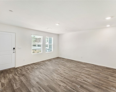 7352 Joanna Brook Street - Photo Thumbnail 11