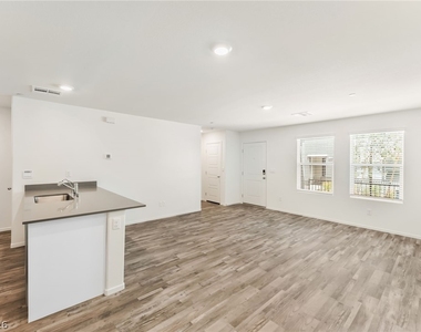 7352 Joanna Brook Street - Photo Thumbnail 6
