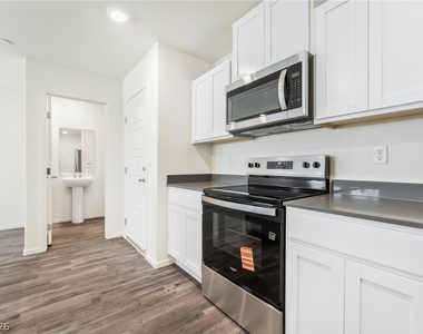 7352 Joanna Brook Street - Photo Thumbnail 8