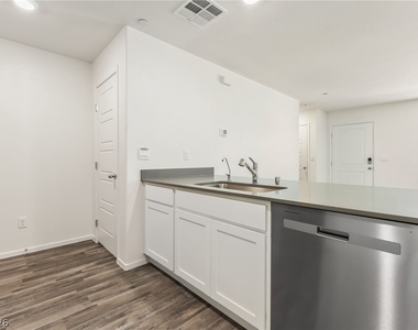 7352 Joanna Brook Street - Photo Thumbnail 7