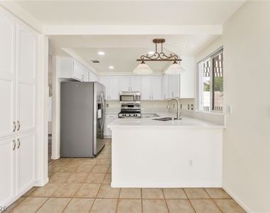 9522 Arrowhead Falls Court - Photo Thumbnail 14