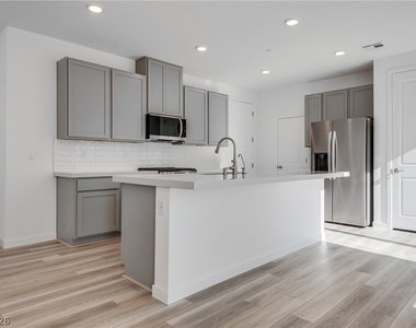 10733 Rhinehill Avenue - Photo Thumbnail 1