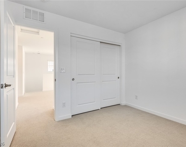 10733 Rhinehill Avenue - Photo Thumbnail 10