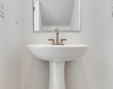 10733 Rhinehill Avenue - Photo Thumbnail 5