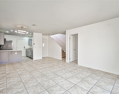 9285 Casa Christina Lane - Photo Thumbnail 5