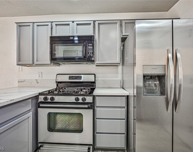 9285 Casa Christina Lane - Photo Thumbnail 2