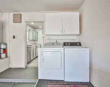 9285 Casa Christina Lane - Photo Thumbnail 17