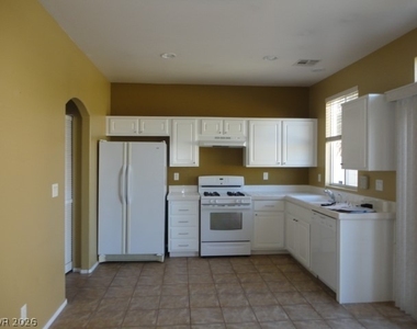 974 Sweeping Vine Avenue - Photo Thumbnail 3