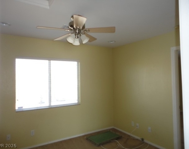 974 Sweeping Vine Avenue - Photo Thumbnail 6