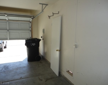974 Sweeping Vine Avenue - Photo Thumbnail 7