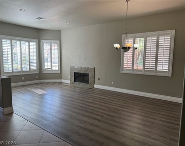 1625 Hidden Spring Drive - Photo Thumbnail 2