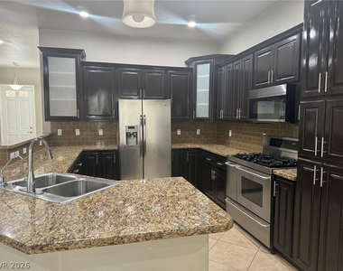 1625 Hidden Spring Drive - Photo Thumbnail 5