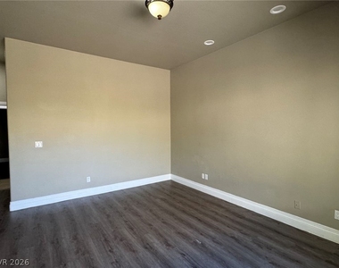 1625 Hidden Spring Drive - Photo Thumbnail 11