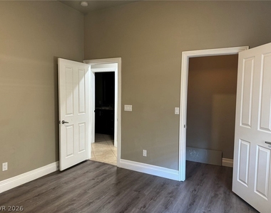 1625 Hidden Spring Drive - Photo Thumbnail 14