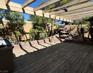1625 Hidden Spring Drive - Photo Thumbnail 15
