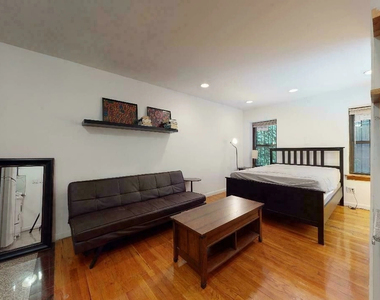 322 2nd Avenue - Photo Thumbnail 3