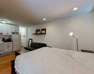 322 2nd Avenue - Photo Thumbnail 2