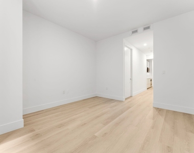 55 Broad Street - Photo Thumbnail 1