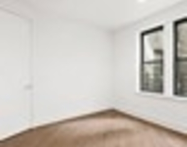 East 70th and 2nd avenue - Photo Thumbnail 3