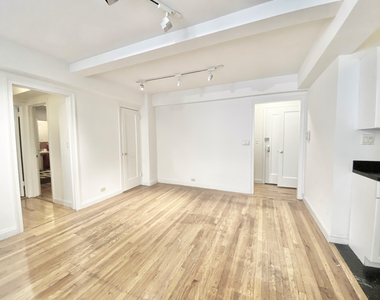East 44th Street - Photo Thumbnail 5