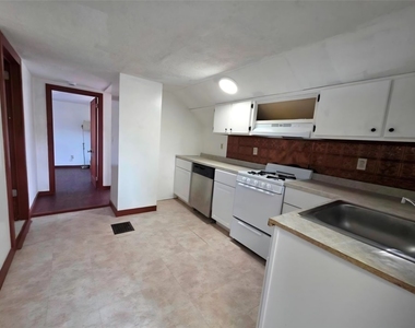 35 Dayton Street - Photo Thumbnail 3