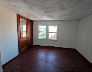 35 Dayton Street - Photo Thumbnail 8