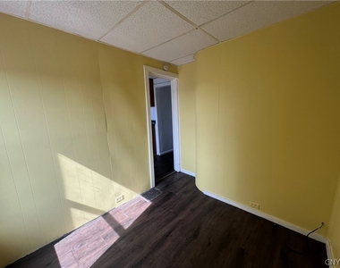 146 E 2nd Street - Photo Thumbnail 7