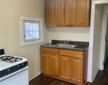 146 E 2nd Street - Photo Thumbnail 4
