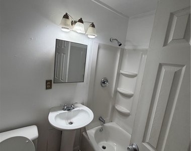 524 W 1st Street - Photo Thumbnail 6