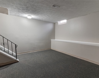 245 Chartwell Court - Photo Thumbnail 10