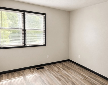 35 Weld Street - Photo Thumbnail 10
