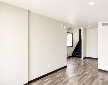 35 Weld Street - Photo Thumbnail 2